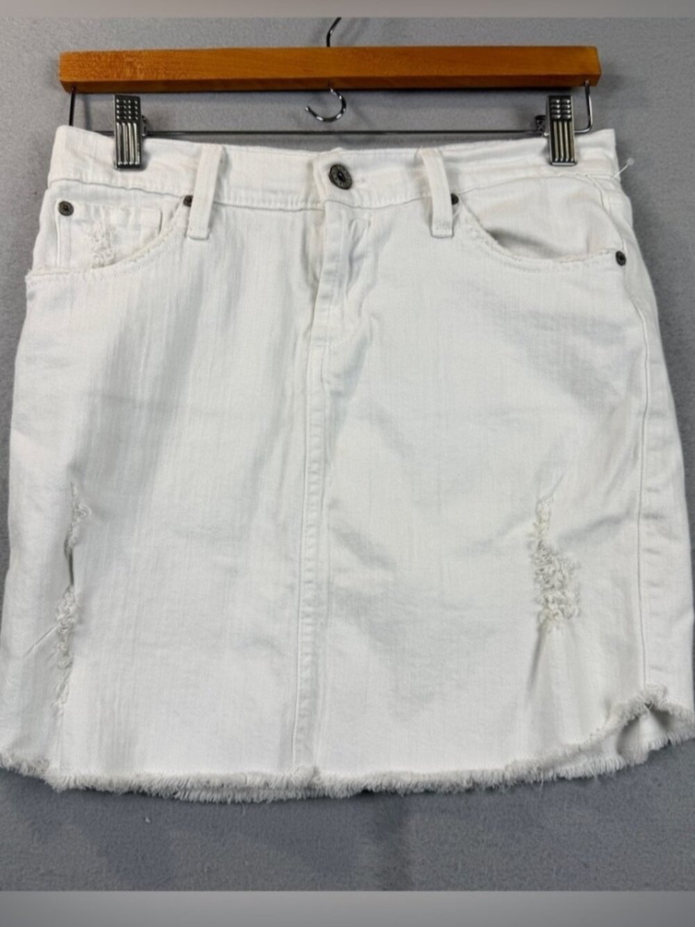 White Distressed Denim Mini Skirt Sz 26⛱